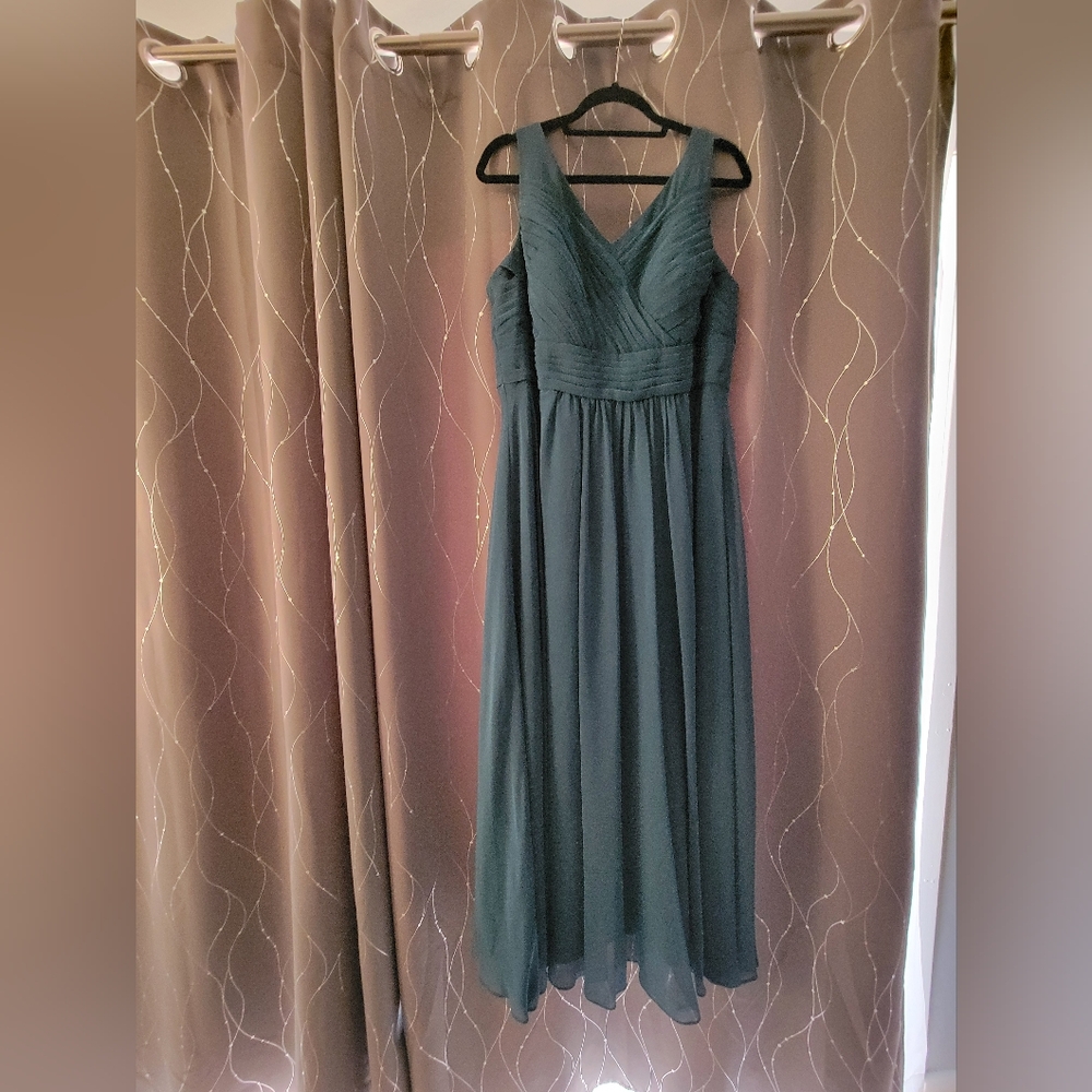 Blue Sleeveless V-Neck Maxi Gown for Wedding Guest